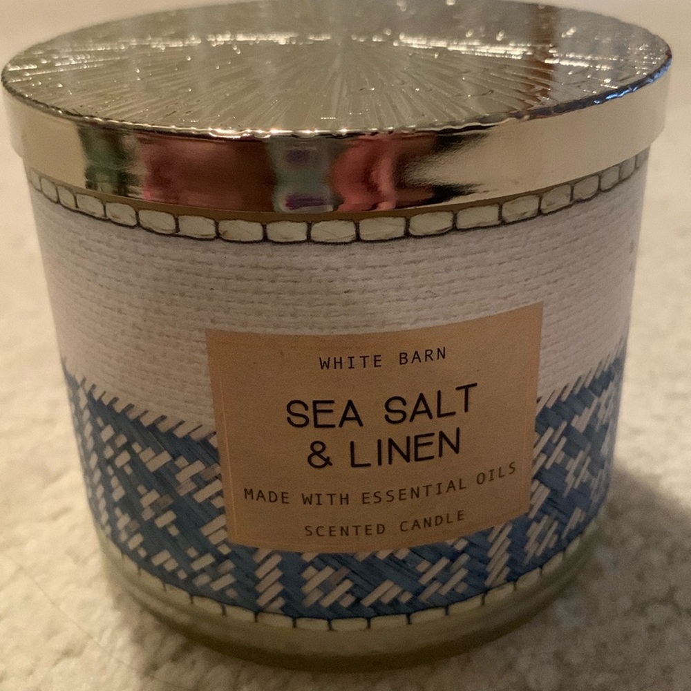 Bath & Body Works Sea Salt and Linen candle (2020) 🌊